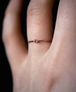 HANNAH NAOMI TINY KNOT RING NEW IN