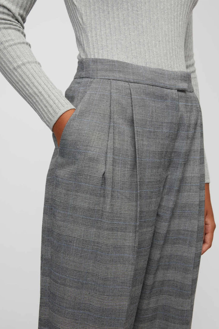 JUST FEMALE VALUE TROUSERS 2 JUST FEMALE VALUE TROUSERS